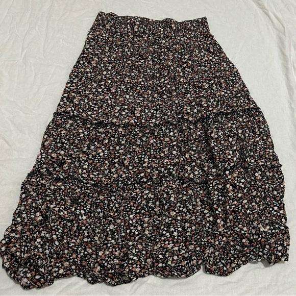 Skirt - Picture 1 of 3